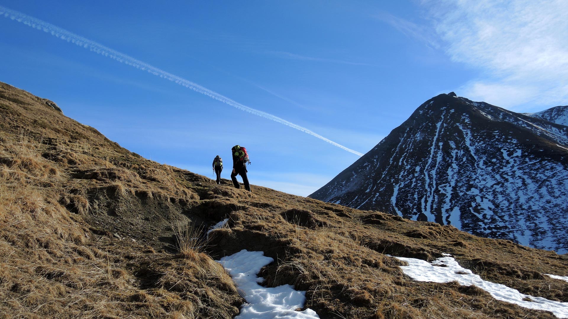 Guided Hiking Excursion in the Alps of Piedmont and Aosta Valley