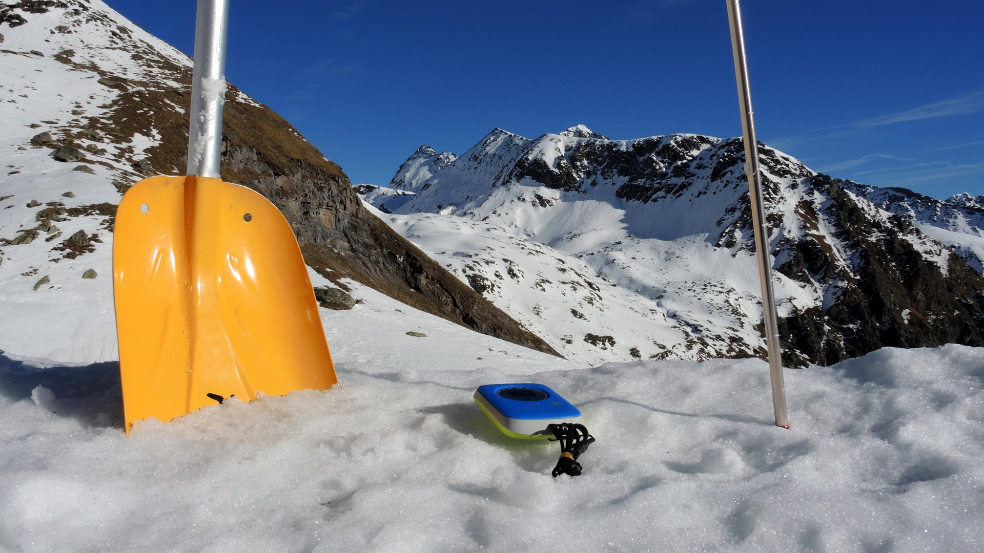 Snow Safety course - avalanche, rescue, and ARTVA practises