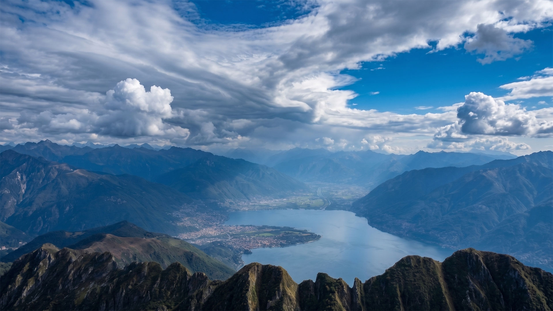 Group tour: panoramic trekking on the border between Switzerland and Italy: a balcony over Lake Maggiore