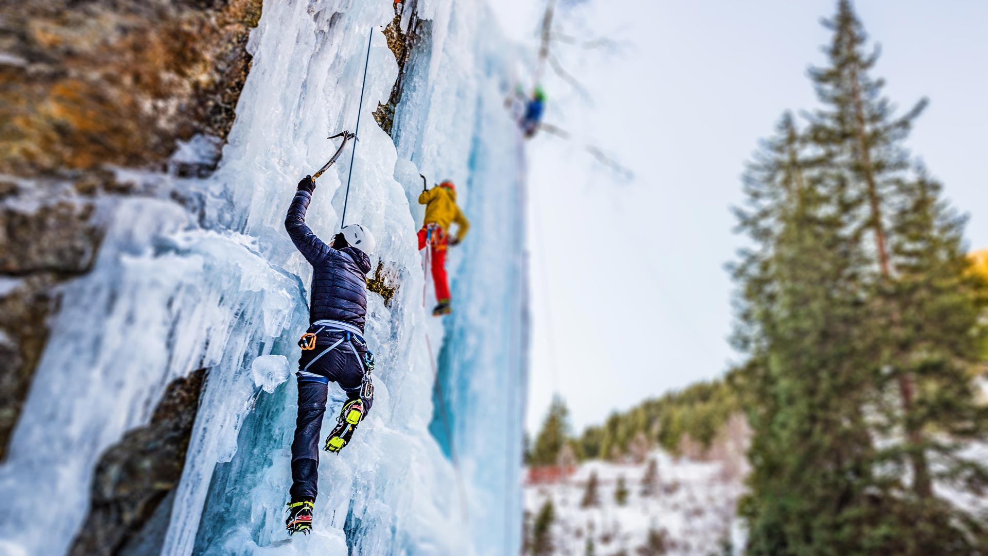 Ice Climbing Course with Mountain Guides in the Alps